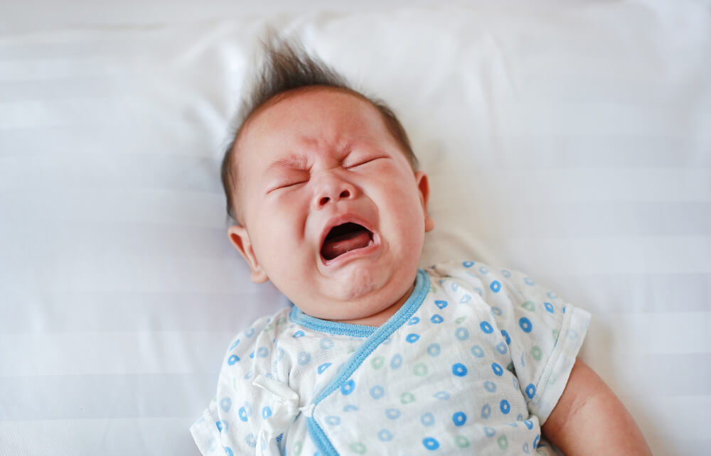 Bayi Menangis dalam Tidurnya, Mimpi Buruk atau Sakit?