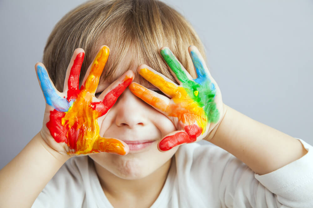 Cara Mengenalkan Warna pada Anak