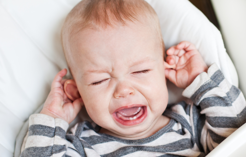 Tips Mengatasi Infeksi Telinga Pada Bayi