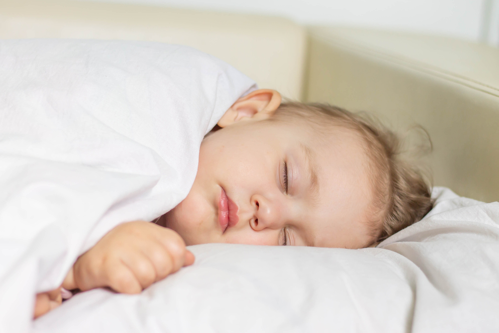 Cara Melatih Anak Tidur di Kamar Sendiri